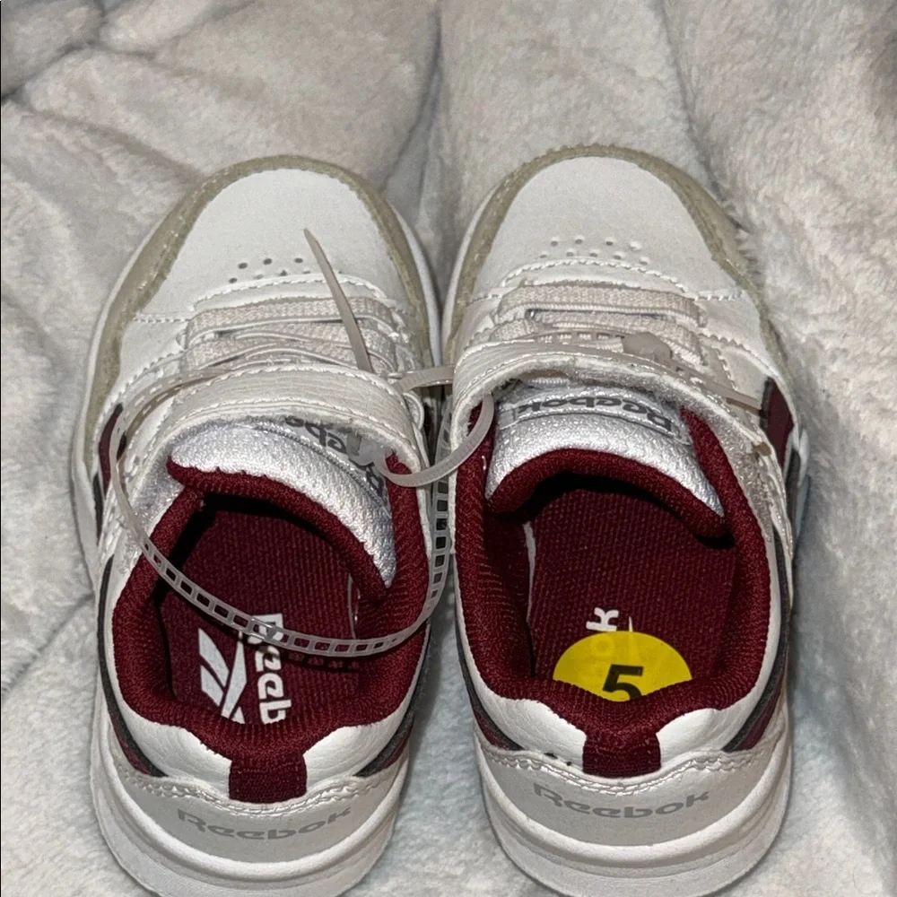 Reebok BB4900 Toddler Sneakers Sz 5 – White & Burgundy NWT